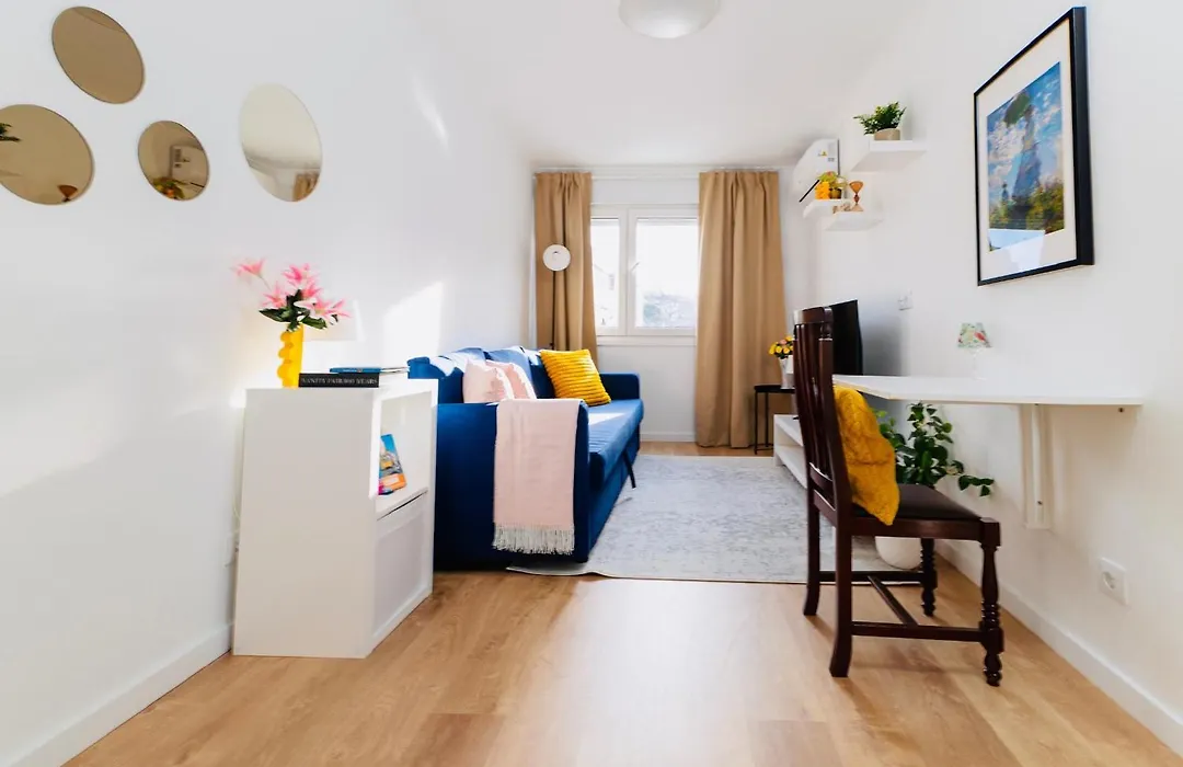 Painter 3 Bedroom Apartment In Lisbon-1