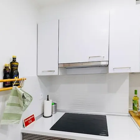Modern 3 Bedroom Flat In Lisbon-3